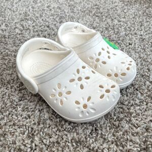 Size 6 / Toddler Girl Crocs
